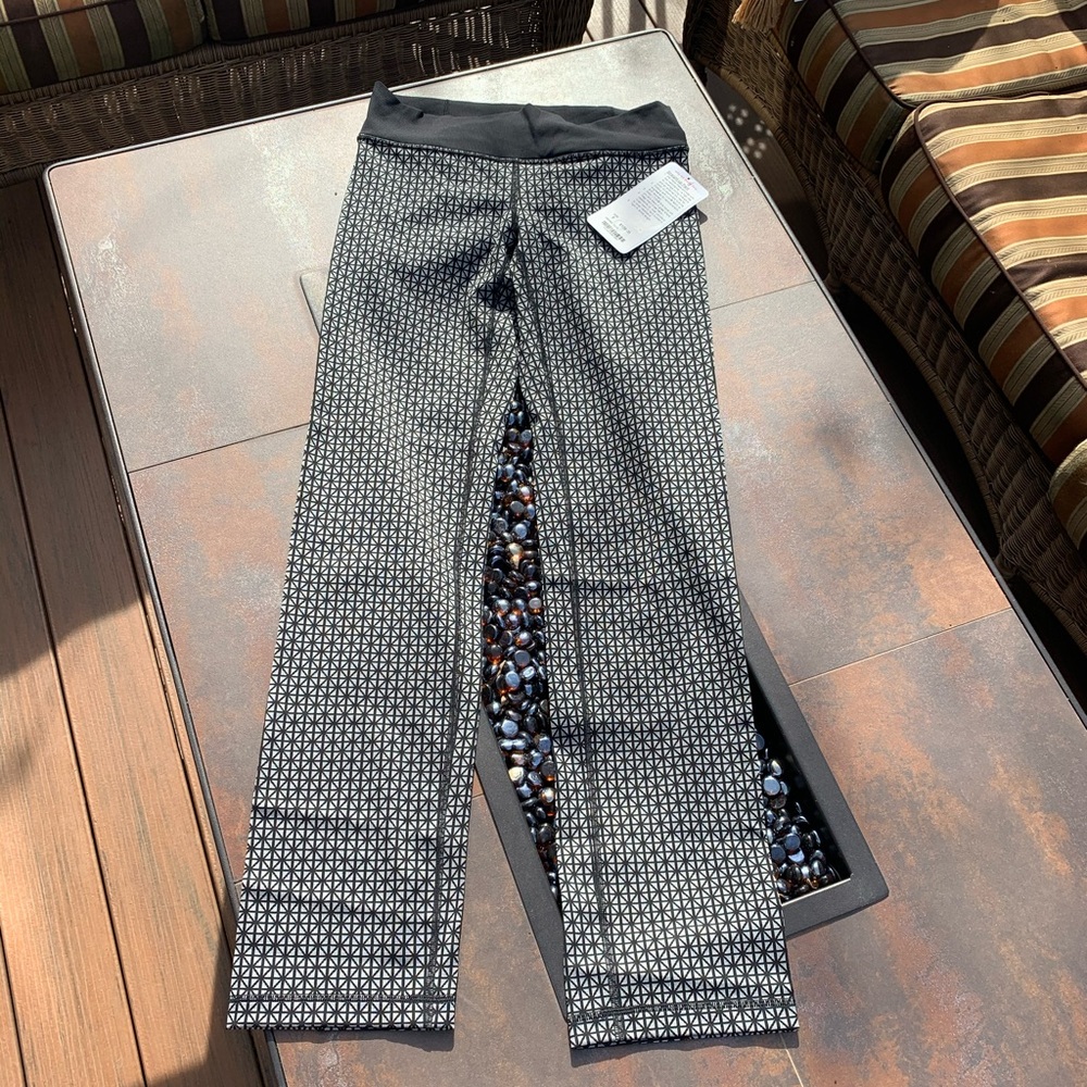 NEW w/ Tag Lululmeon Straight Up Pant Size 6